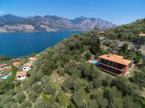 Отель Villa's Apartments with Enchanting Lake View  Мальчезине